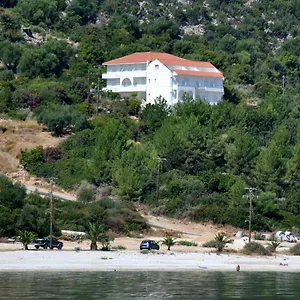 filoxenia-hotel-apartments-kefalonia.kefaloniahotels.net/